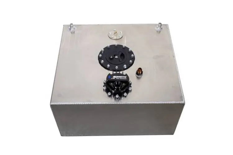 Aeromotive Zbiornik paliwa 56l z bezszczotkową pompą paliwa Spur 5.0 o zmiennej prędkości Ostatnie sztuki